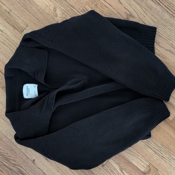 Aercrombie & Fitch black sweater cropped collared - Picture 3 of 6